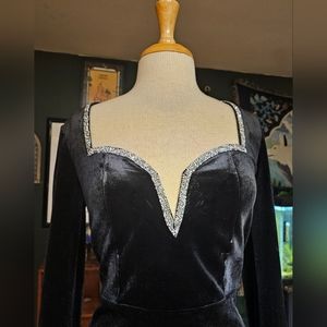 Shoedazzle Black Velvet Sweetheart Line Dress